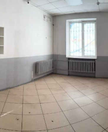 Дарницька пл,просп Каденюка Леоніда 2\35, приміщення 45м Київ