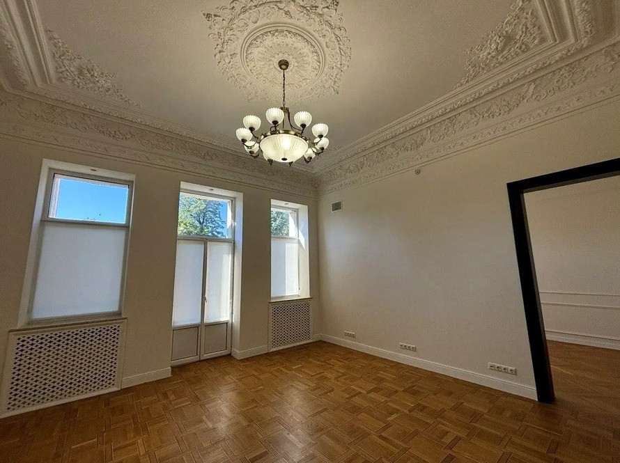 Продам. 2-поверхову будівлю 361 м.кв., 11,7 соток, вул. Паторжинського Дніпро - зображення 7