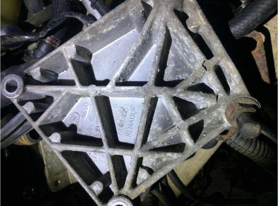 Б/у кронштейн КПП Renault Megane, Scenic, Kangoo, 7700832251, 8200205568 Кропивницький - зображення 1