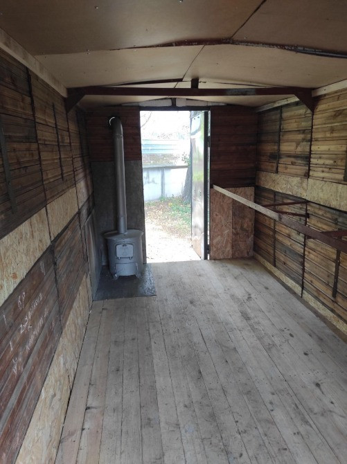 Вагончик кунг бытовка утепленный c окнами, внутри стеллажи и буржуйка Кременчук - зображення 9