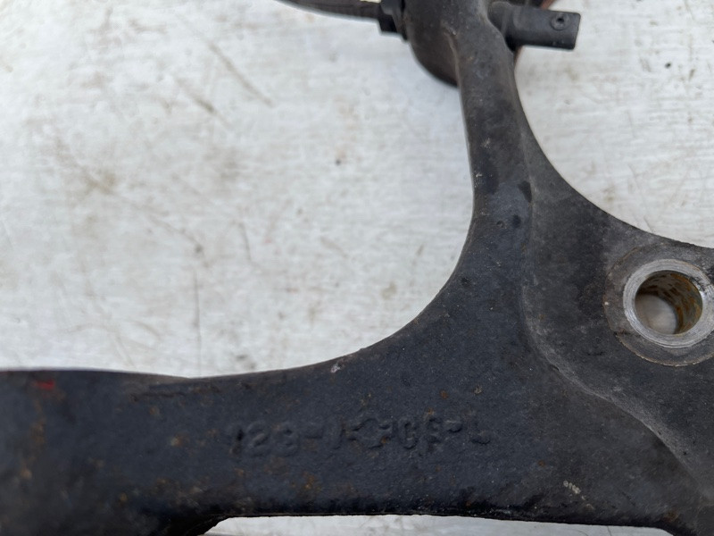 Кулак поворотный левый без ступицы Infiniti FX S50 3.5 БЕНЗИН VQ35DE 2002 (б/у) Киев - изображение 6