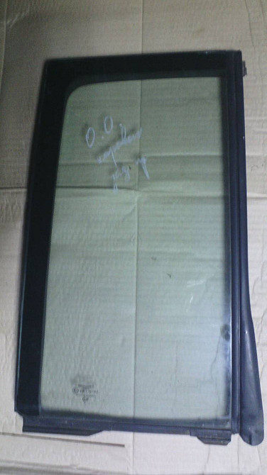Скло задніх правих дверей 90224782 Опель Омега 87-93г.в. універсал Винница - изображение 1