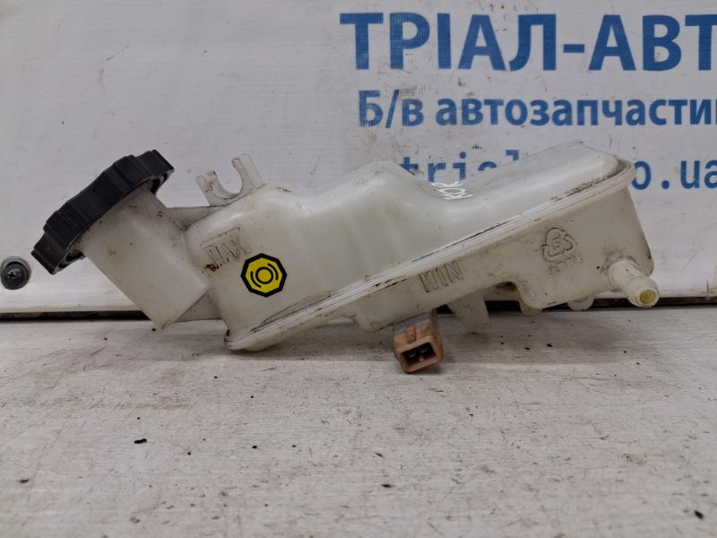 Бачок главного тормозного цилиндра SsangYong Korando C200 2.0 DIESEL D20DT 2010 (б/у) Киев - изображение 1