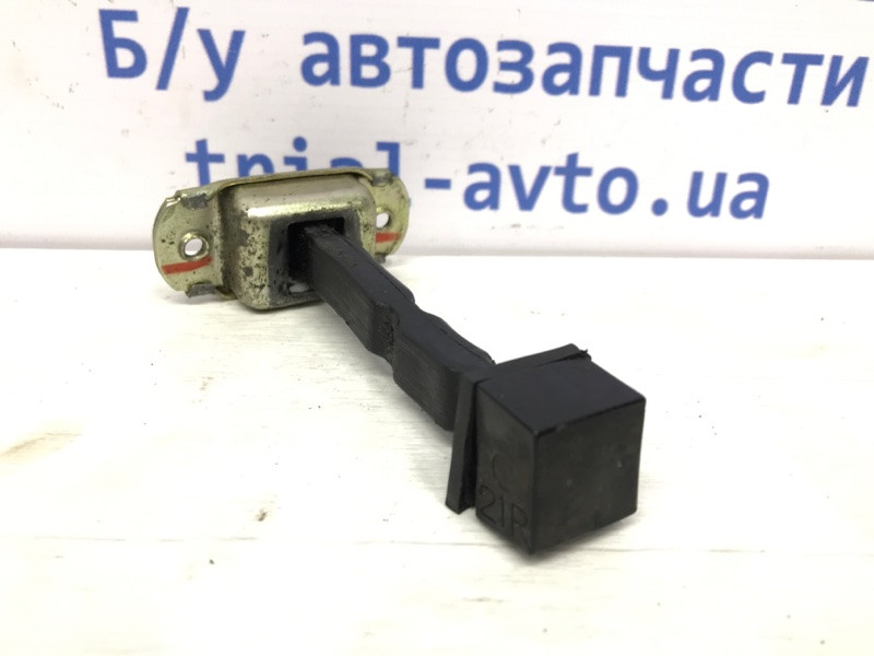 Ограничитель двери передний правый Mitsubishi Outlander CU 2.4 БЕНЗИН 4G69 2003 (б/у) Киев - изображение 3