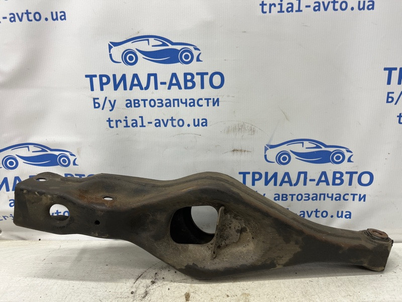 Рычаг задней подвески нижний поперечный (под пружину) Mitsubishi Pajero Wagon 3 3.2 ДИЗЕЛЬ (б/у) Киев - изображение 1
