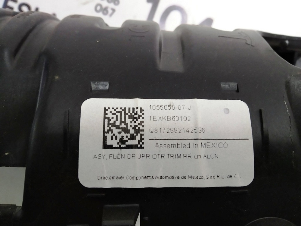 Кронштейн облицовки двери задней левой задний верхний (с повреждениями) Tesla model X 1055050-07-J Київ - зображення 4