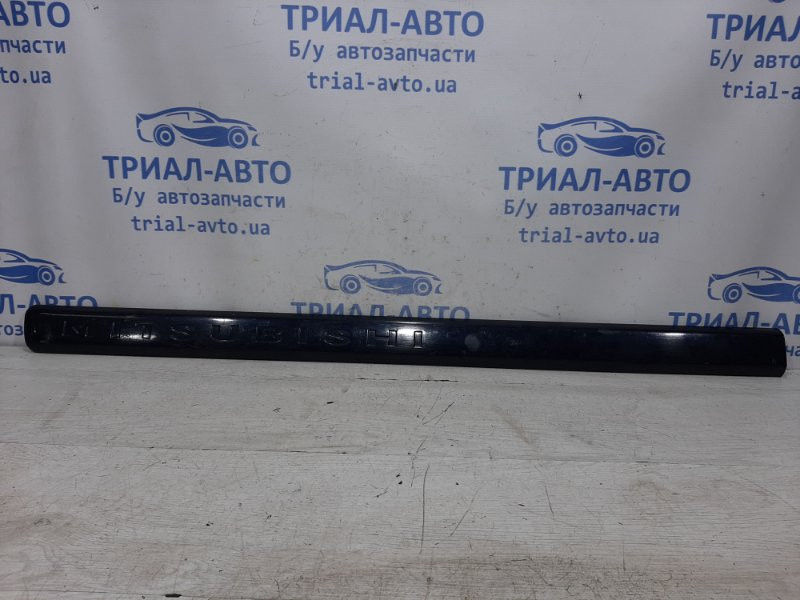 Накладка двери Mitsubishi Pajero Sport K9 2.5 DIESEL 4D56 1996 перед. лев. (б/у) Киев - изображение 1