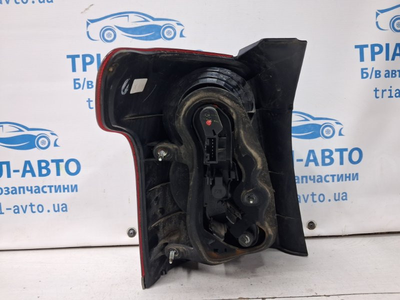 Фонарь задний внешний правый Toyota Avensis T25 2.2 DIESEL 2ADFTV 2002 (б/у) Київ - зображення 7