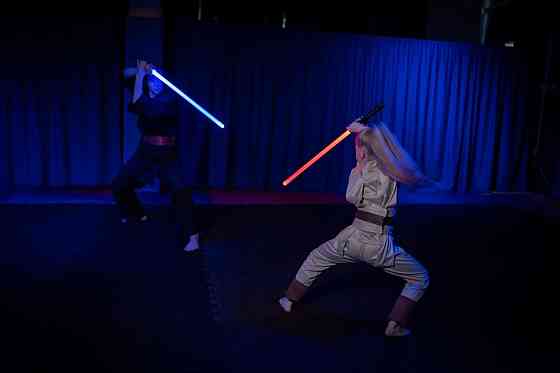 СВЕТОВОЙ МЕЧ-ПОСОХ МЕТАЛЛИЧЕСКИЙ 2-в-1 — 14 RGB-цветов, реалистичные звуки, дуэльный дизайн Київ