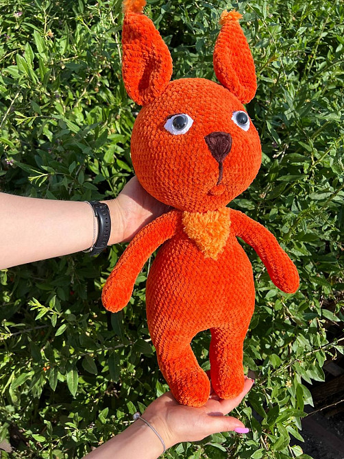 Іграшка Білка Білочка м'яка вязана 50 см ручна робота Нововолинськ - зображення 1