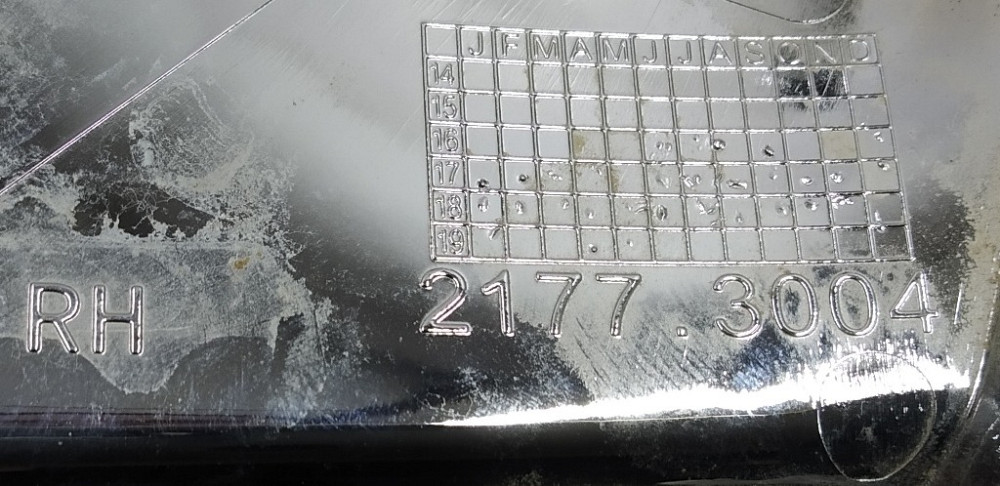 Накладка кронштейна зеркала наружного правого нижняя хром Tesla model X 1035181-00-J Киев - изображение 4