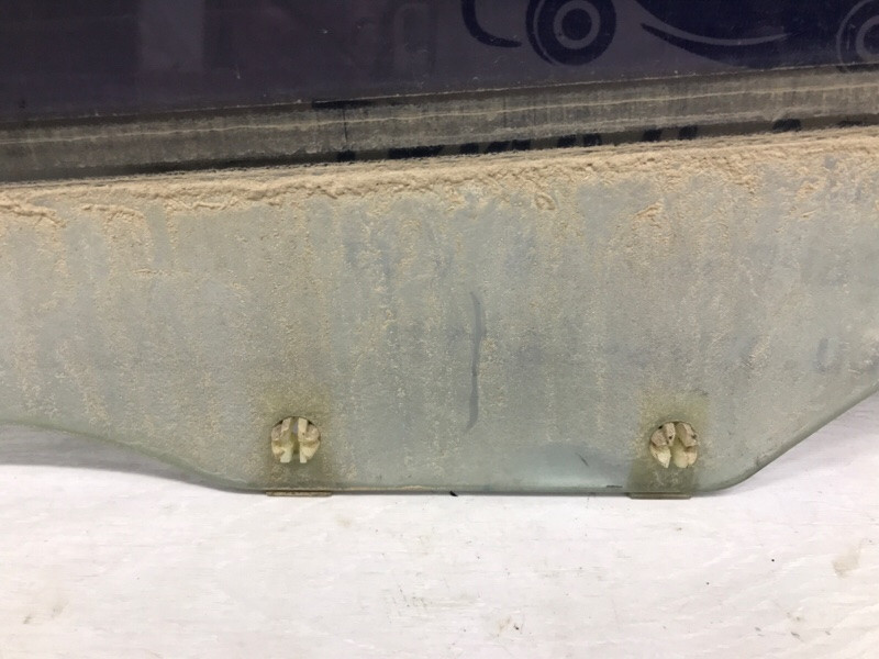 Стекло двери заднее правое Mitsubishi Pajero Wagon 4 3.2 ДИЗЕЛЬ 4M41 2006 (б/у) Київ - зображення 2