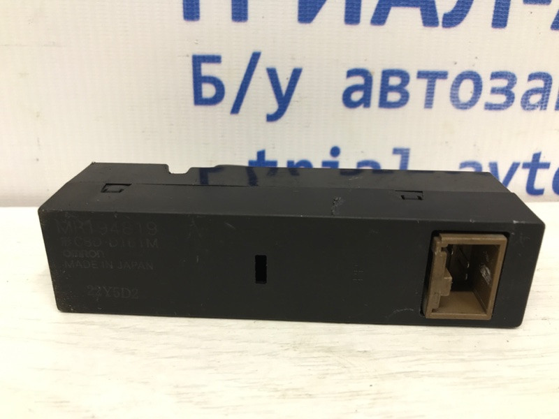 Кнопка стеклоподъемника Mitsubishi Pajero Sport K9 2.5 DIESEL 4D56 1996 (б/у) Киев - изображение 3