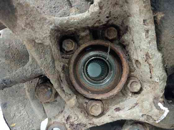 Цапфа задняя левая со ступицей Toyota RAV 4 A40 2.2 DIESEL 2ADFTV 2012 (б/у) Київ