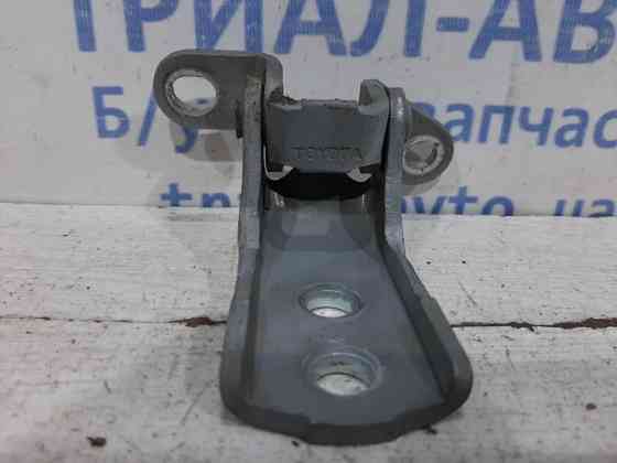Петля двери передней правой верхняя Toyota Avensis 2002-2010 687100D010 (Арт. 26521) Киев