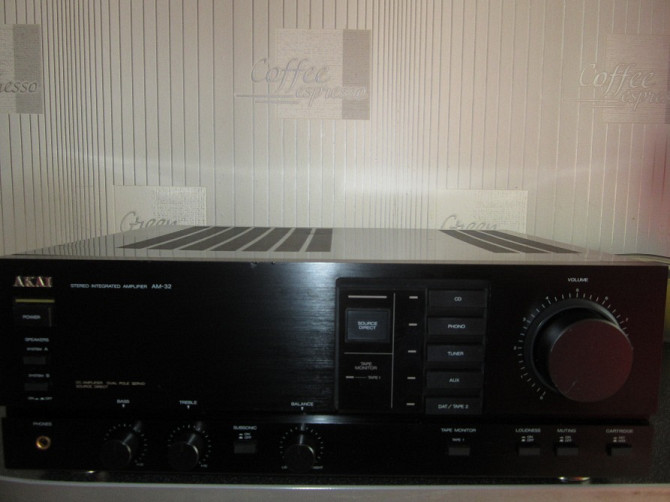 Продам японский интегральный усилитель Akai AM-32