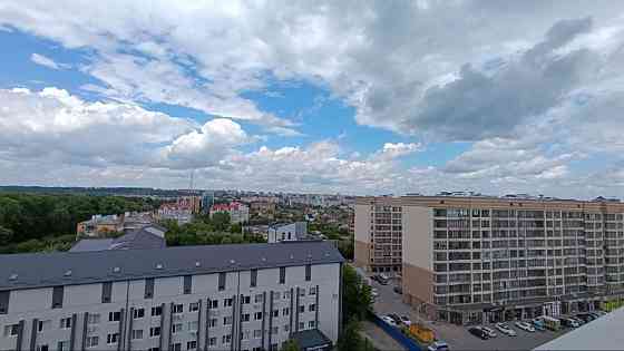 Простора 2-к квартира 76.6 м² з панорамними вікнами в центрі, шикарним краєвидом на парк! Хмельницкий