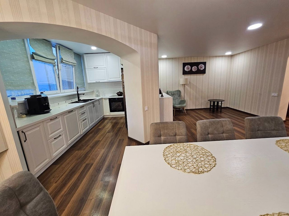 Продам 3-к квартиру 120м2 в кирпичной высотке, ул. Старокозацкая, центр Днепр - изображение 1