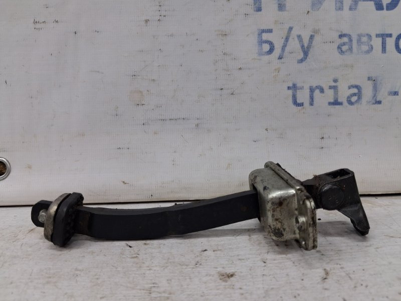 Ограничитель двери задний правый Chevrolet Captiva C100 2.4 БЕНЗИН Z24SED 2006 (б/у) Киев - изображение 1