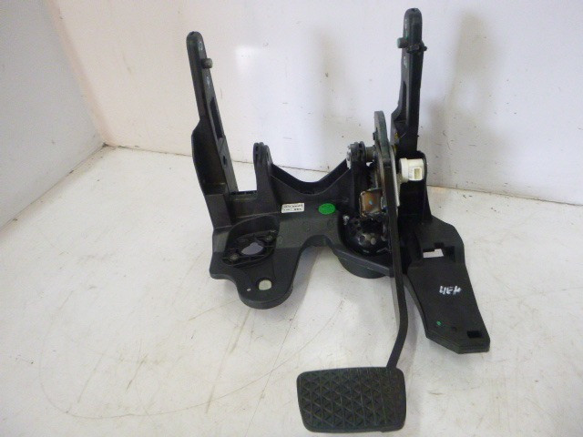 Педаль тормоза Chevrolet Cruze J300 2009 (б/у) Київ - зображення 1