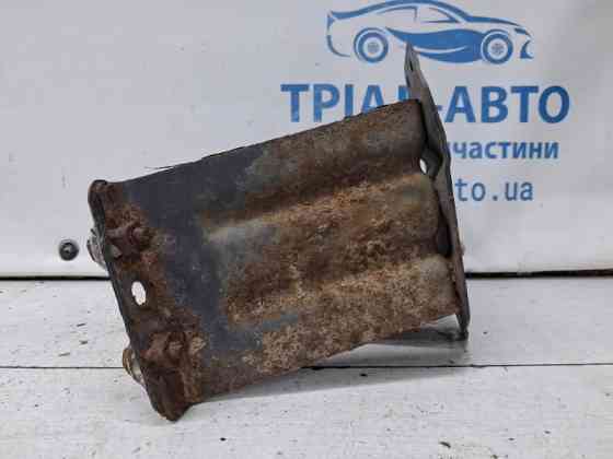 Кронштейн усилителя заднего бампера Toyota Avensis T25 2.2 DIESEL 2ADFTV 2002 лев. (б/у) Киев