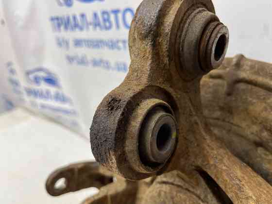 Цапфа задняя правая со ступицей Hyundai I30 2007-2012 527202H000 (Арт. 76817) Киев