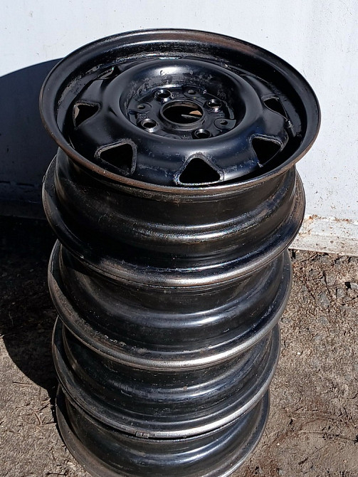 Автомобильные колесные стальные диски et45 5 1/2 jx R14, 4х108 с колпаками. Богодухів - зображення 3