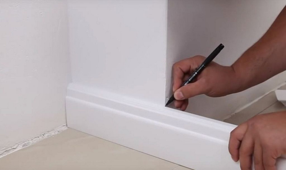 Установка плинтусов в Кривом Роге. Кривой Рог - изображение 1