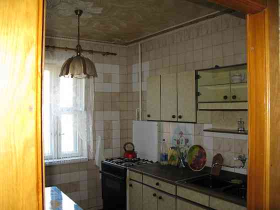 Здається 1 кімната 18 кв.м з лоджією 6 кв.м в 3-х кімнатній квартирі Киев