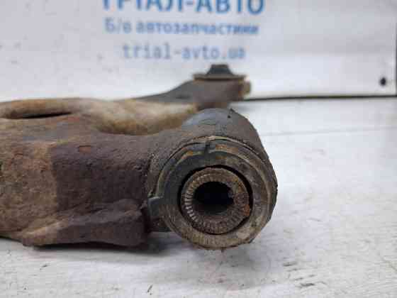 Рычаг правый Toyota Avensis T25 2.2 DIESEL 2ADFTV 2002 (б/у) Киев