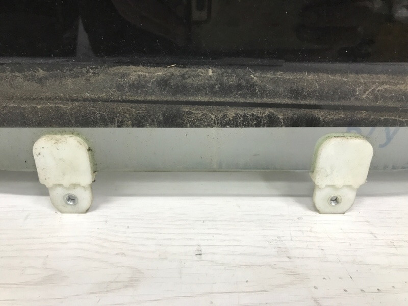 Стекло двери заднее правое Mitsubishi Outlander XL 2.2 DIESEL 4N14 2007 (б/у) Київ - зображення 2