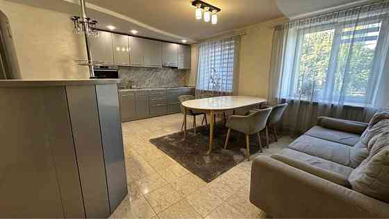 Продам. 2-к.кв. 3/9, ж/м Тополь-1. вул.Мукаша Салакунова Дніпро