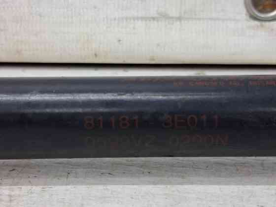 Амортизатор капота Kia Sorento 2002-2011 811813E010 (Арт. 63119) Київ