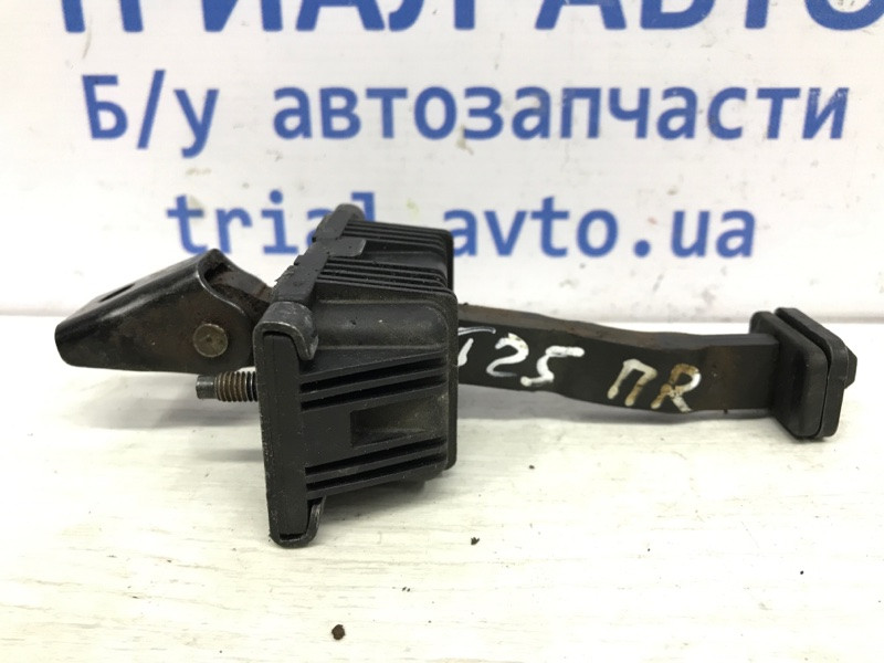 Ограничитель двери передний правый Toyota Avensis 2002-2010 68610-05040 (Арт. 39912) Киев - изображение 1
