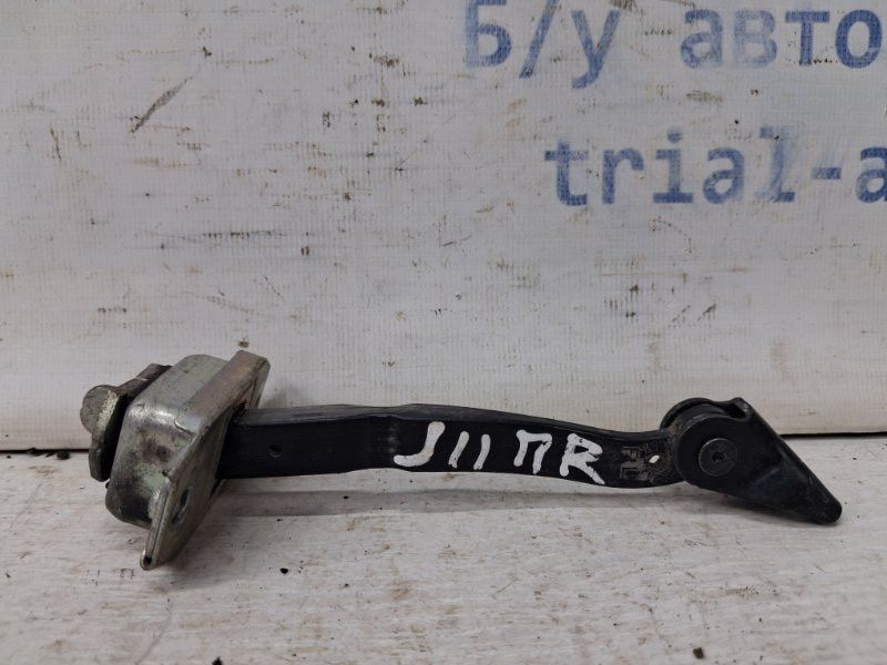 Ограничитель двери передний правый Nissan Qashqai J11 1.2 БЕНЗИН HRA2DDT 2013 (б/у) Київ - зображення 1