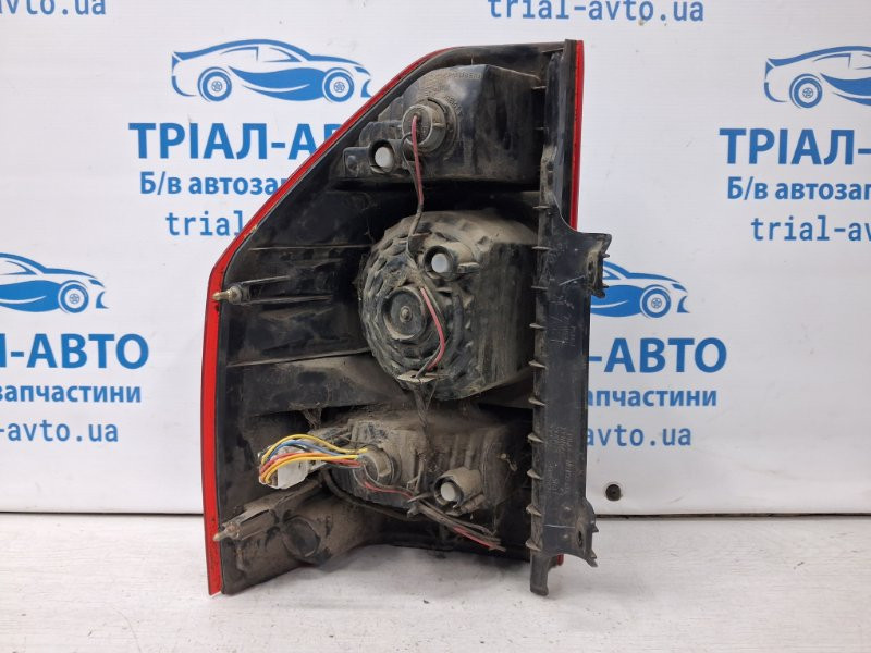 Фонарь задний внешний правый Mitsubishi Pajero Wagon 3 3.2 ДИЗЕЛЬ 4M41 1999 (б/у) Київ - зображення 4