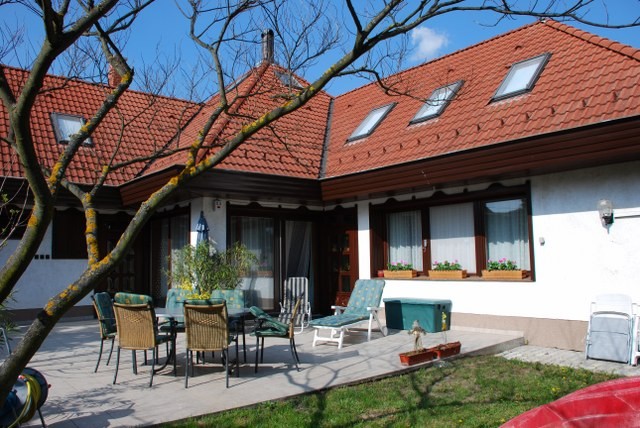 Особняк возле термального источника, Хевиз, Венгрия Київ - зображення 3