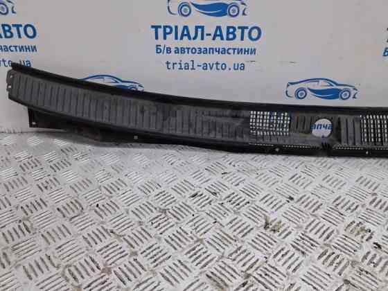 Дефлектор дворников Mitsubishi Pajero Wagon 3 3.2 ДИЗЕЛЬ 4M41 1999 (б/у) Киев