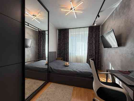 3 кімнатна в центрі біля шкіл та ліцеїв. 82 м². Лепкого. 3-й поверх Івано-Франківськ