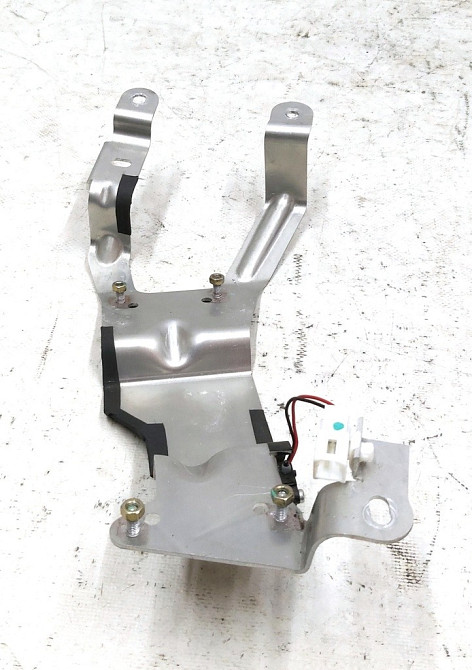 1Планка держатель кронштейна АКБ RWD Tesla model 3 1109808-00-C Київ - зображення 3