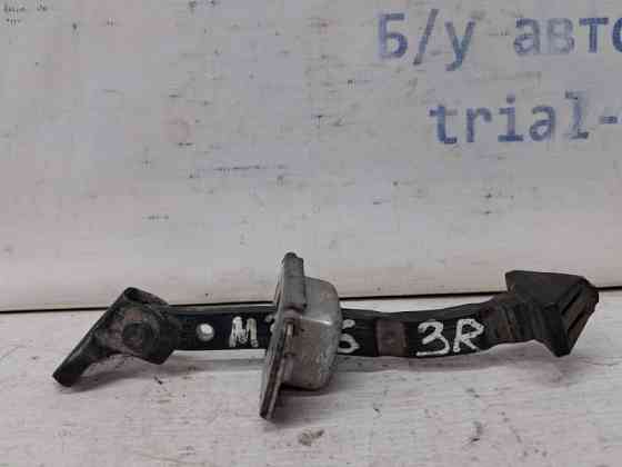 Ограничитель двери задний правый Mazda 3 BK 1.6 БЕНЗИН Z6 2003 (б/у) Киев