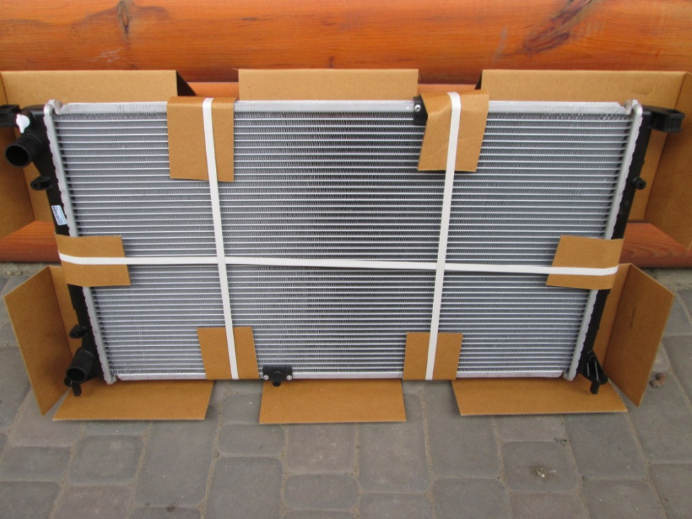 Радиатор охлаждения двигателя Opel Vivaro 2.5 dCi 2000-2006 Ковель - изображение 2