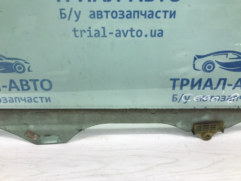 Стекло двери переднее правое Kia Ceed JD 1.6 DIESEL D4FB 2012 (б/у) Київ - зображення 2