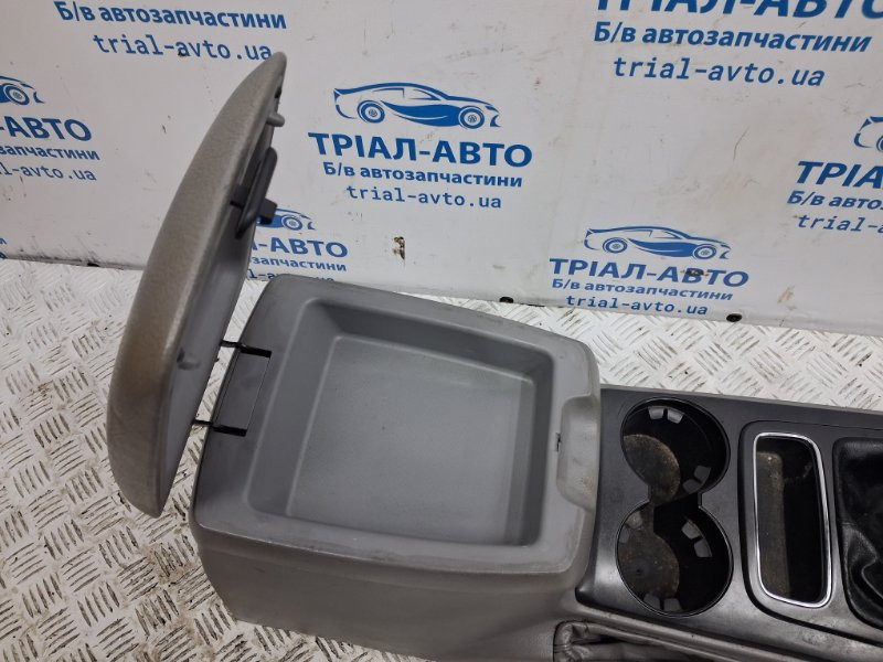 Подлокотник Kia Sorento BL 2.5 DIESEL D4CB 2002 (б/у) Київ - зображення 3