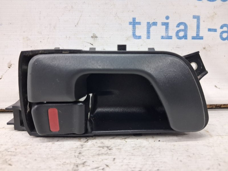 Ручка двери внутренняя правая Mitsubishi Pajero Wagon 3 3.2 ДИЗЕЛЬ 4M41 1999 (б/у) Киев - изображение 1