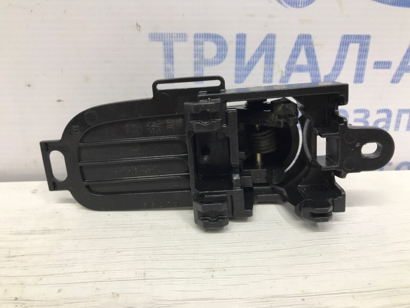 Ручка двери внутренняя правая Nissan Tiida C11 1.6 БЕНЗИН HR16 2004 (б/у) Київ - зображення 3