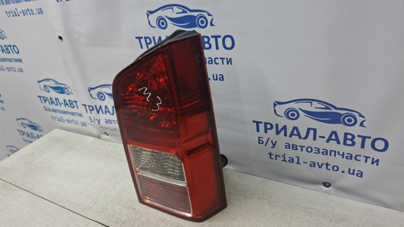 Фонарь задний внешний правый Nissan Pathfinder R51 2.5 DIESEL YD25DDTI 2004 (б/у) Киев - изображение 2