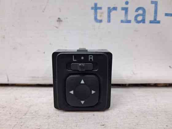 Корректор зеркал Mitsubishi Pajero Wagon 3 3.2 ДИЗЕЛЬ 4M41 1999 (б/у) Киев