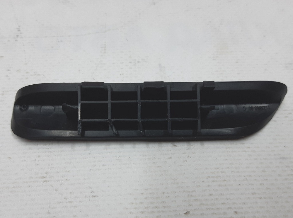 Заглушка карты крышки багажника левая Tesla model 1128968-00-C Киев - изображение 2