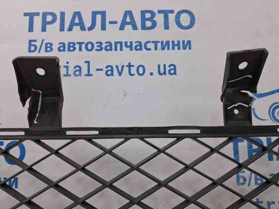 Решетка бампера центральная Mitsubishi L200 KB 2.5 DIESEL 4D56 2006 (б/у) Киев